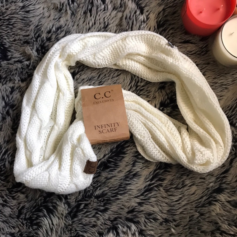 CC Exclusive Versitile Infinity Scarf